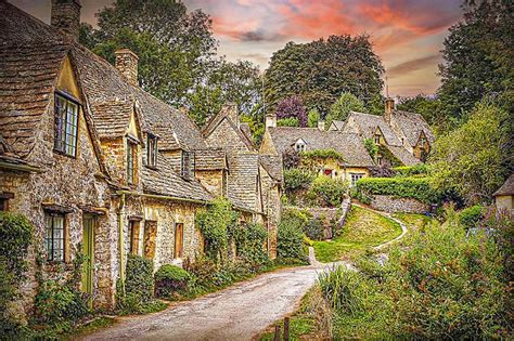 17 Best Villages in the Cotswolds .